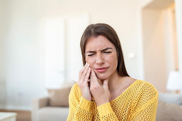 Img post Apretar y rechinar los dientes. Síntomas del bruxismo